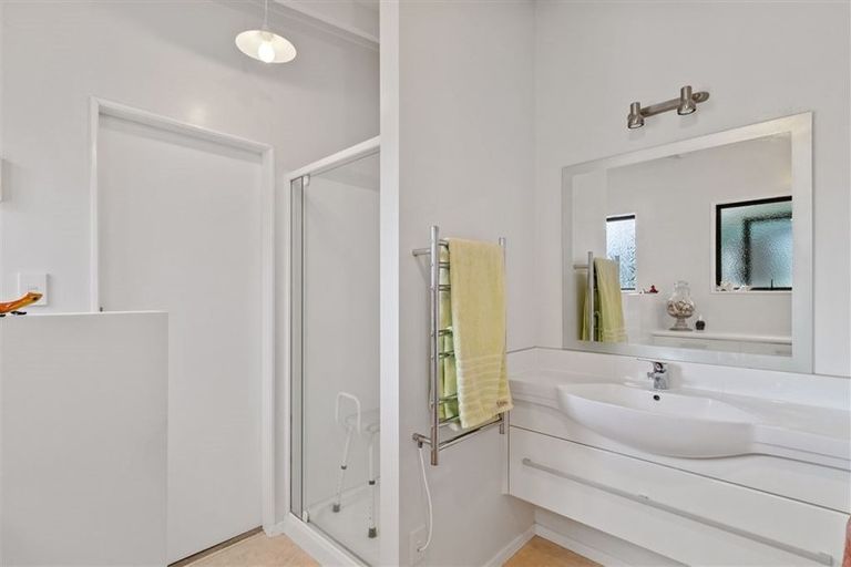 Photo of property in 100 Bellona Road, Whangamata, 3620
