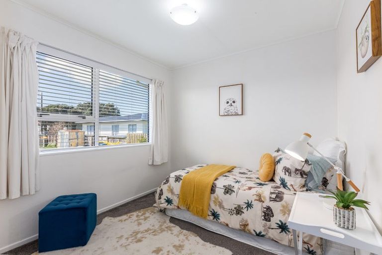 Photo of property in 3 Toporoa View, Ascot Park, Porirua, 5024