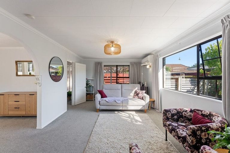 Photo of property in 56a Rewarewa Crescent, Waikanae, 5036