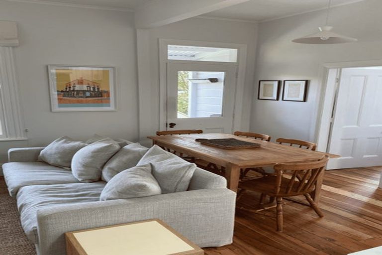 Photo of property in 26 West Road, Northland, Wellington, 6012