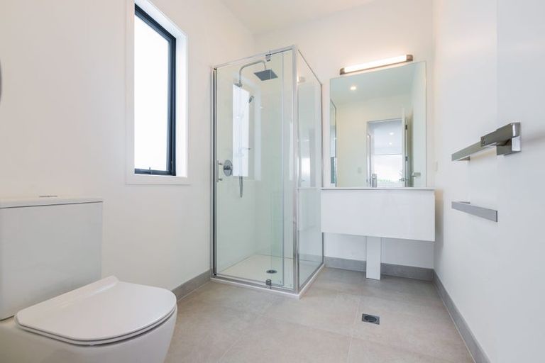 Photo of property in 7 Mokopiko Court, Beach Haven, Auckland, 0626