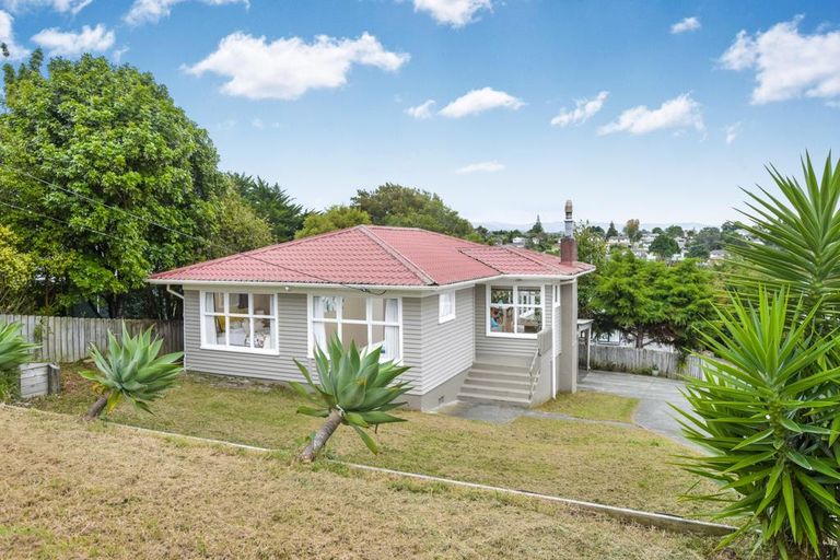 Photo of property in 87 Rosier Road, Glen Eden, Auckland, 0602