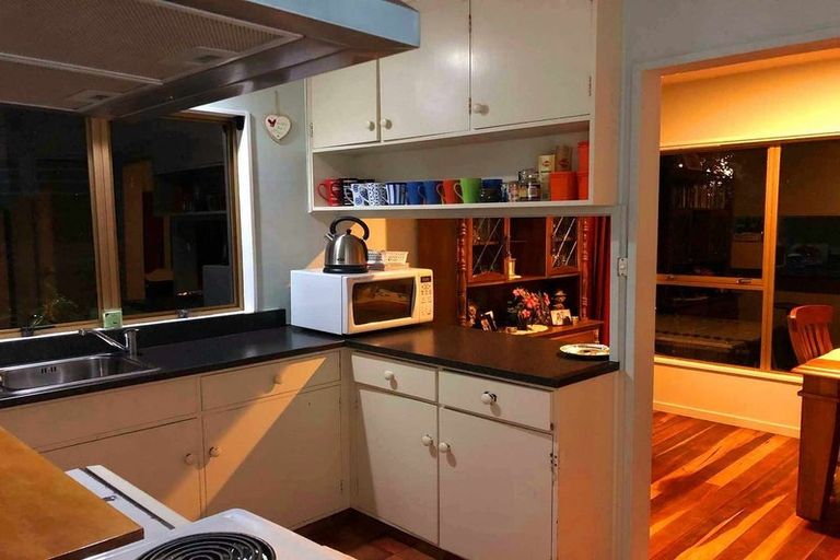 Photo of property in 18a Caesars Place, Churton Park, Wellington, 6037