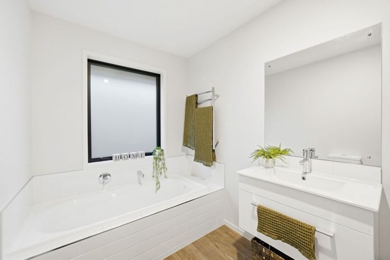 Photo of property in 2 Earl Way, Amberley, 7410