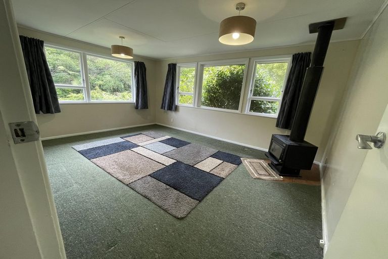 Photo of property in 6 Tobruk Street, Karori, Wellington, 6012