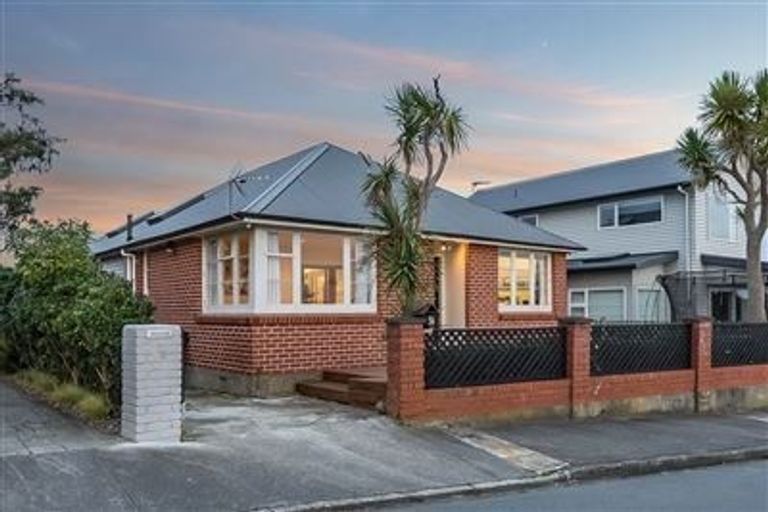 Photo of property in 56 Motuhara Road, Plimmerton, Porirua, 5026