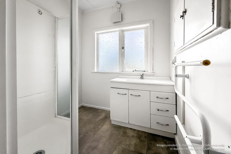 Photo of property in 519a East Coast Road, Murrays Bay, Auckland, 0630