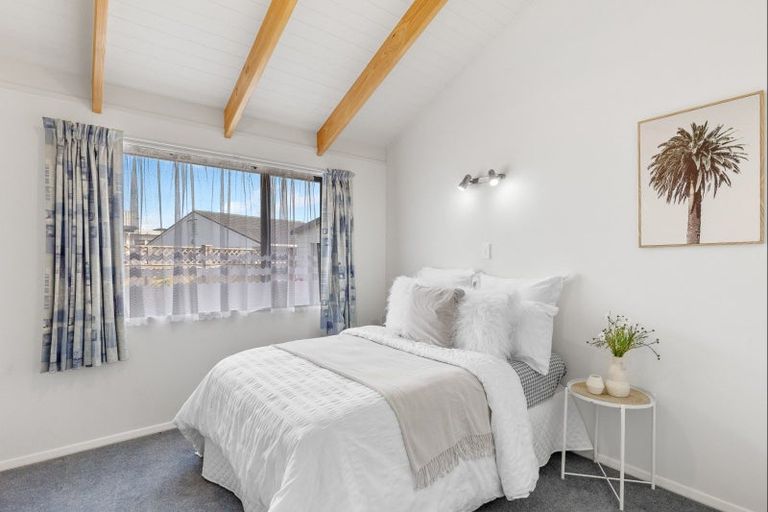 Photo of property in 115b Bartholomew Road, Levin, 5510