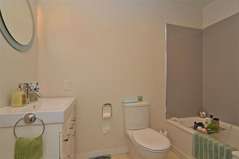 Photo of property in 8b Hollies Crescent, Johnsonville, Wellington, 6037