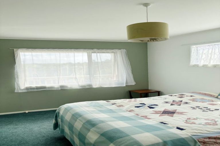 Photo of property in 2/28 Waiau Street, Torbay, Auckland, 0630