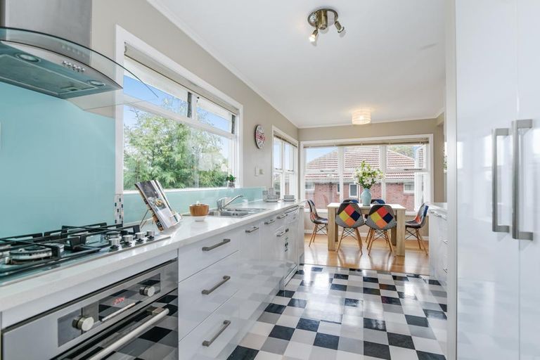 Photo of property in 87 Rosier Road, Glen Eden, Auckland, 0602