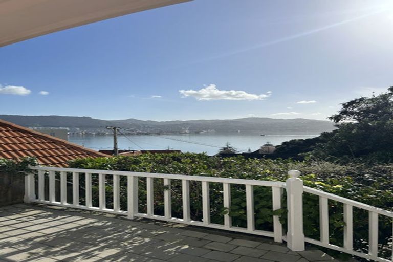 Photo of property in 2/1 Wilkinson Street, Oriental Bay, Wellington, 6011