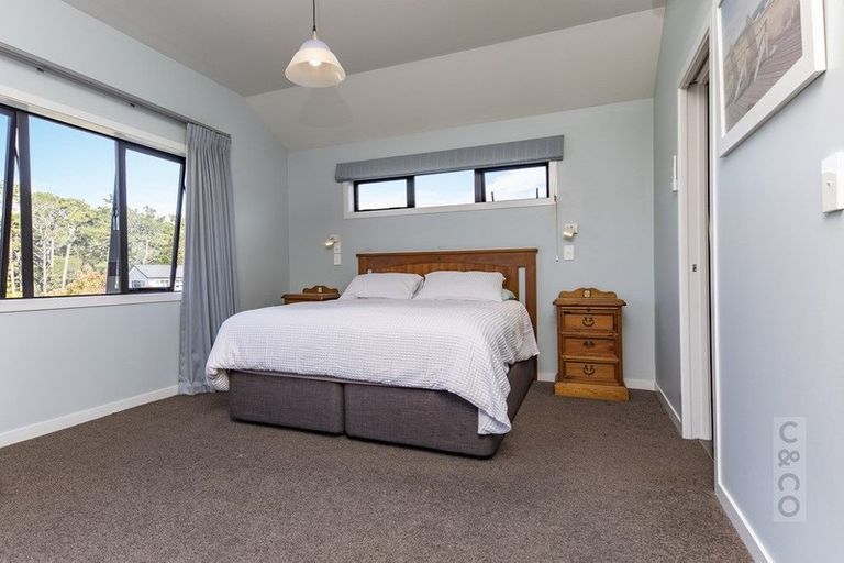 Photo of property in 1 Nikau Way, Riverhead, 0820