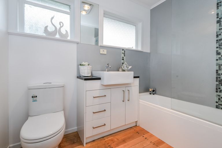 Photo of property in 87 Rosier Road, Glen Eden, Auckland, 0602