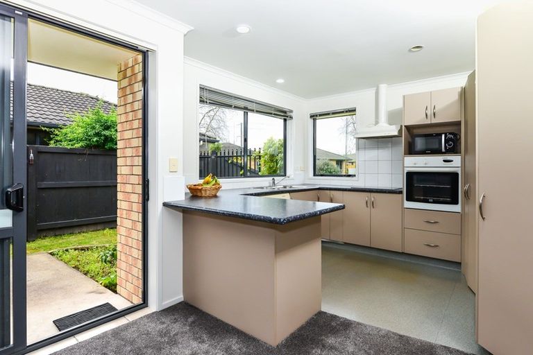 Photo of property in 13 Nobleman Place, Hamilton East, Hamilton, 3216