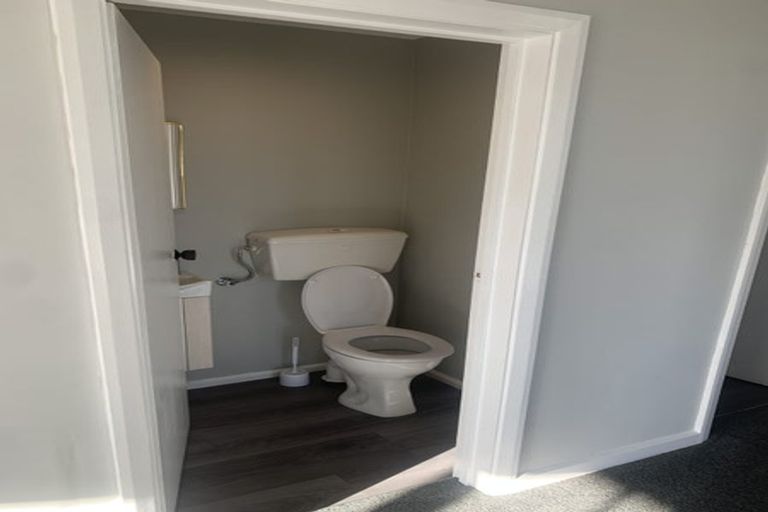 Photo of property in 84 Racecourse Road, Sockburn, Christchurch, 8042