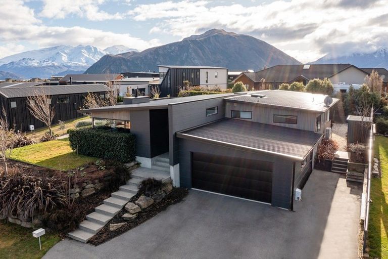 Photo of property in 41 Minaret Ridge, Wanaka, 9305