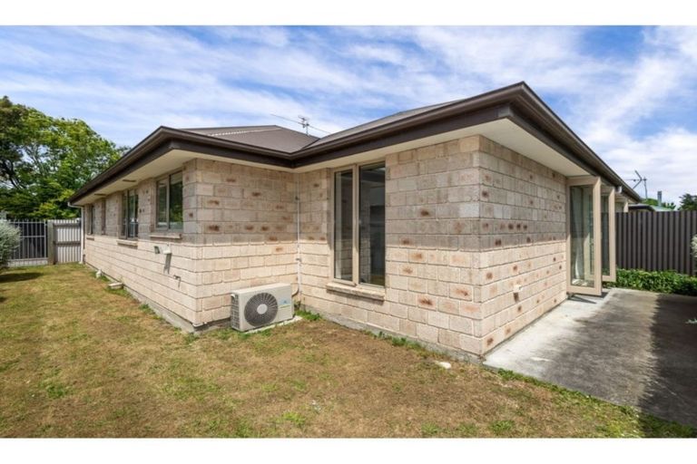 Photo of property in 65a Cleveland Street, Edgeware, Christchurch, 8013