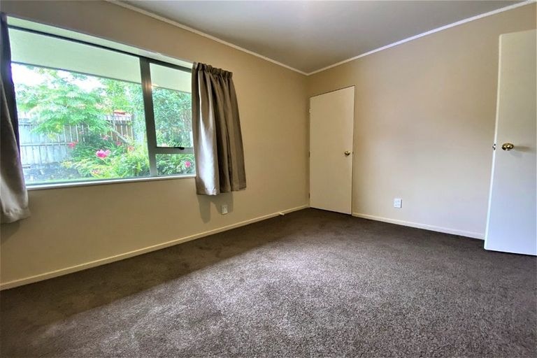 Photo of property in 12 Cretian Crescent, Henderson, Auckland, 0612