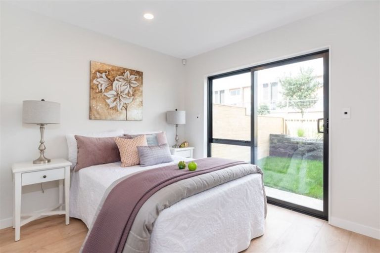 Photo of property in 8 Meritage Lane, Te Atatu South, Auckland, 0610