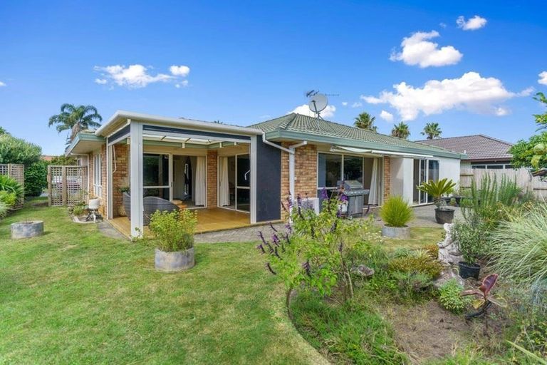 Photo of property in 122 Santa Monica Drive, Papamoa Beach, Papamoa, 3118