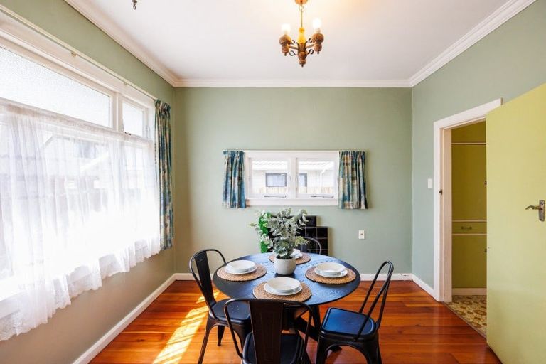 Photo of property in 11 Moore Street, West End, Palmerston North, 4412