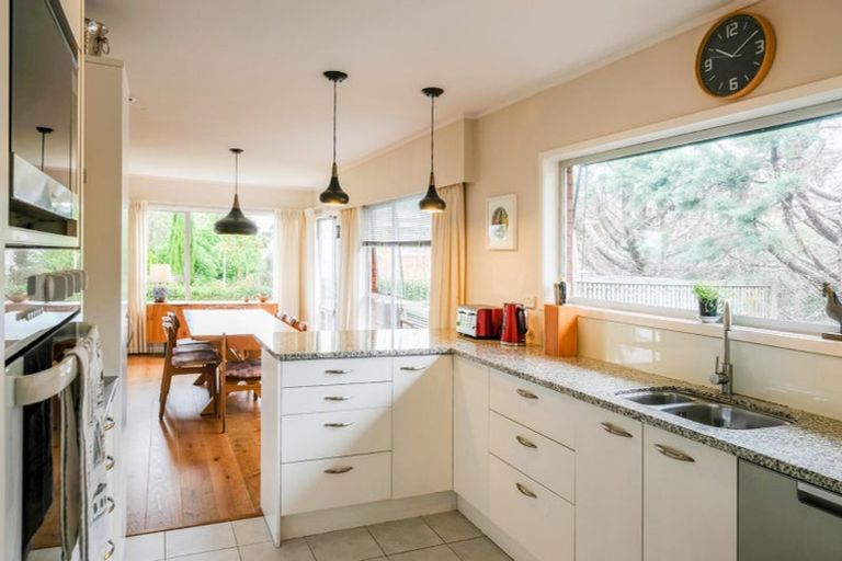 Photo of property in 28 James Evans Drive, Northcote, Auckland, 0627