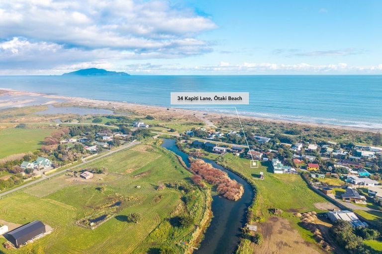 Photo of property in 34 Kapiti Lane, Otaki Beach, Otaki, 5512