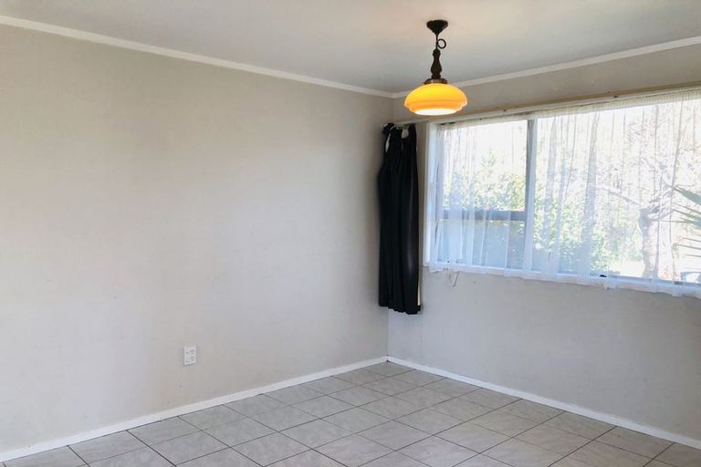 Photo of property in 24 Vanbrugh Place, Bucklands Beach, Auckland, 2014