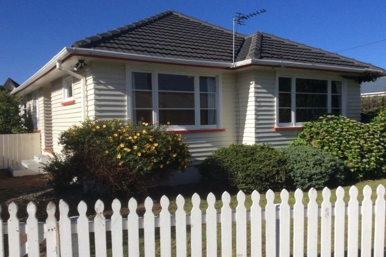 Photo of property in 11 Dunedin Street, Redwood, Christchurch, 8051