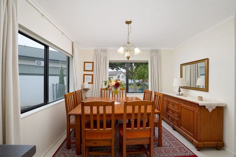 Photo of property in 20 Pyramid Place, Glen Eden, Auckland, 0602