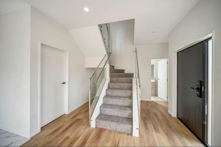 Photo of property in 24b Fernaig Street, Papakura, 2110