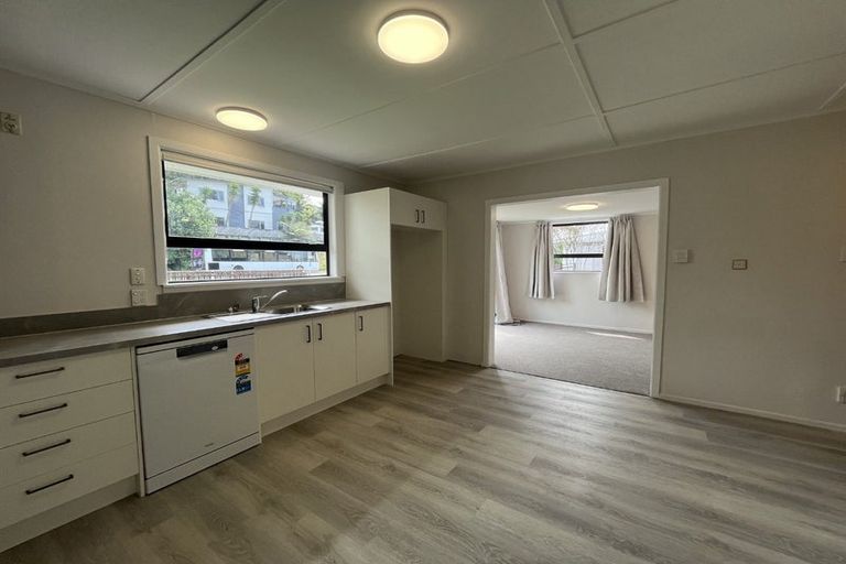 Photo of property in 83 Awanui Street, Merrilands, New Plymouth, 4312