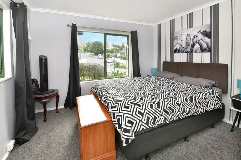 Photo of property in 11 Cabeleigh Drive, Helensville, 0800