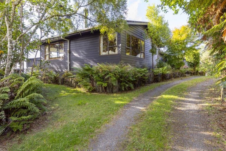 Photo of property in 10 Pukawa Road, Pukawa Bay, Turangi, 3381