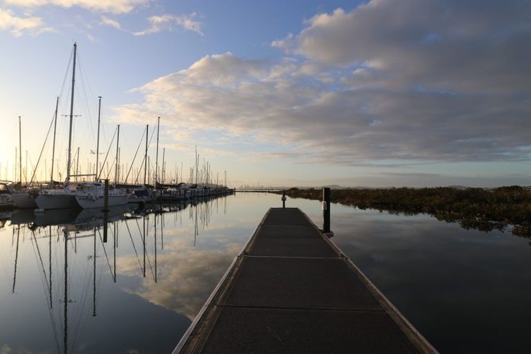 Photo of property in 11f Clearwater Cove, West Harbour, Auckland, 0618