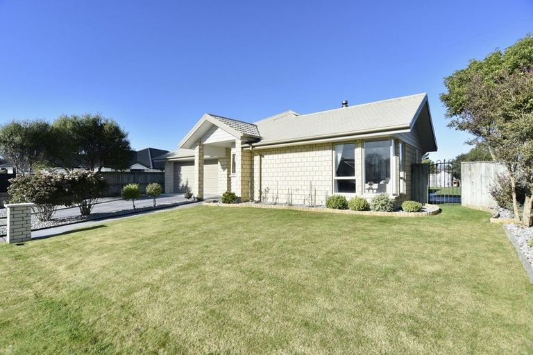 Photo of property in 29 Linkwater Way, Parklands, Christchurch, 8083