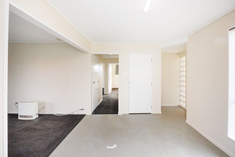 Photo of property in 41 Acacia Street, Kelvin Grove, Palmerston North, 4414