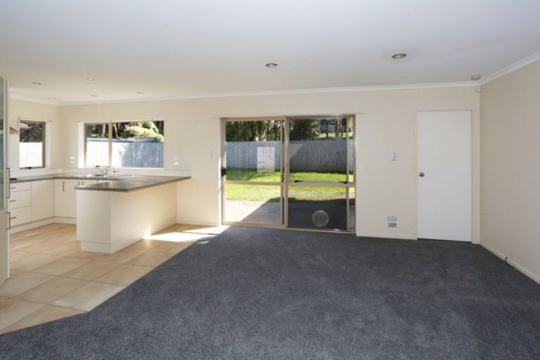 Photo of property in 12 Puketi Lane, Waiuku, 2123