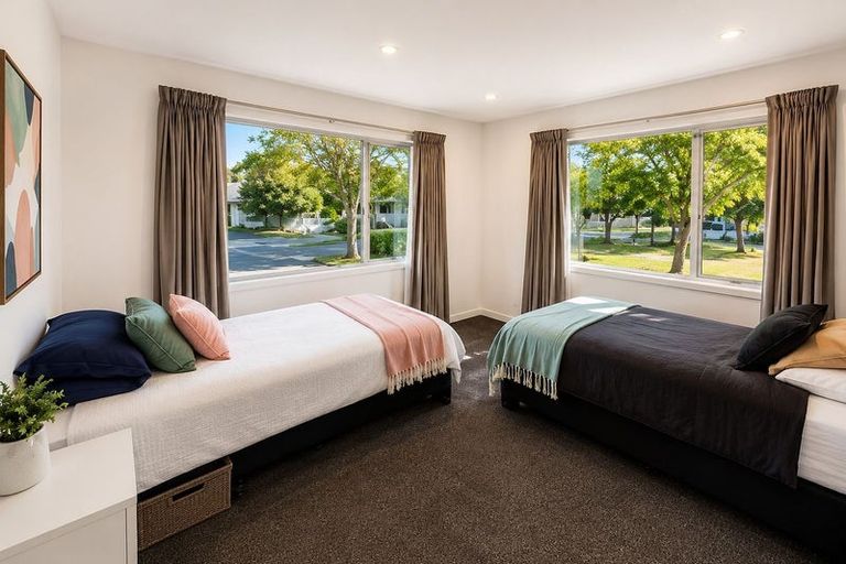 Photo of property in 226 Memorial Avenue, Burnside, Christchurch, 8053