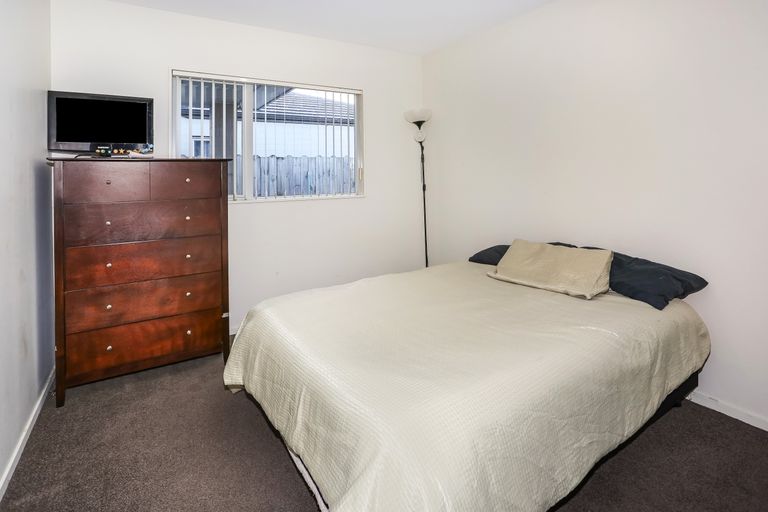 Photo of property in 122 Popokatea Drive, Takanini, 2112