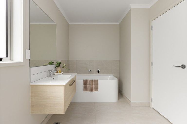 Photo of property in 309a Lakes Boulevard, Pyes Pa, Tauranga, 3112