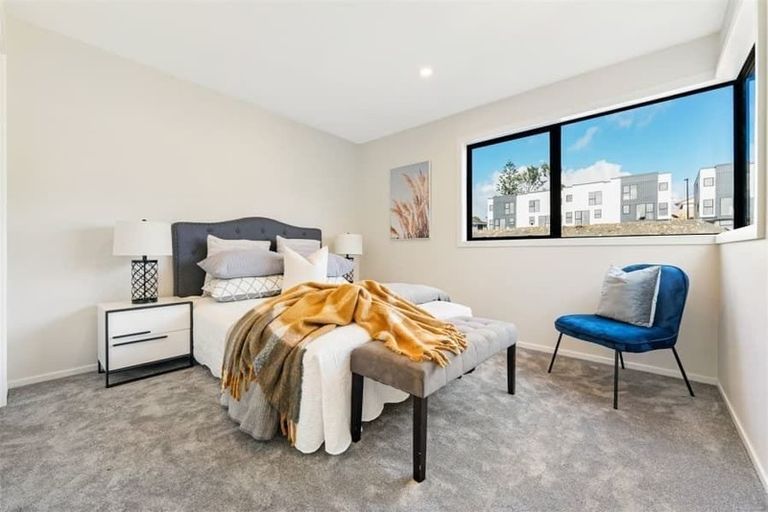 Photo of property in 38 Paina Crescent, Massey, Auckland, 0614