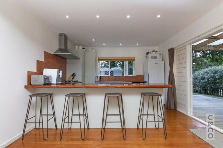 Photo of property in 43 Cambridge Road, Riverhead, 0820