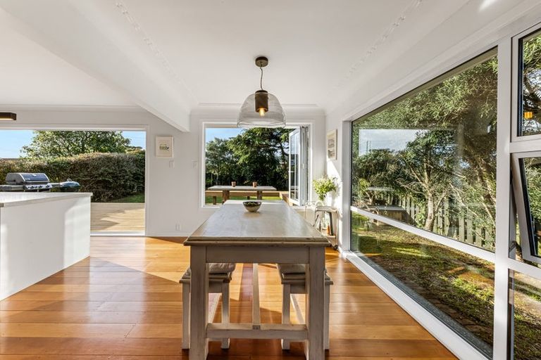 Photo of property in 4 Divich Avenue, Te Atatu South, Auckland, 0610