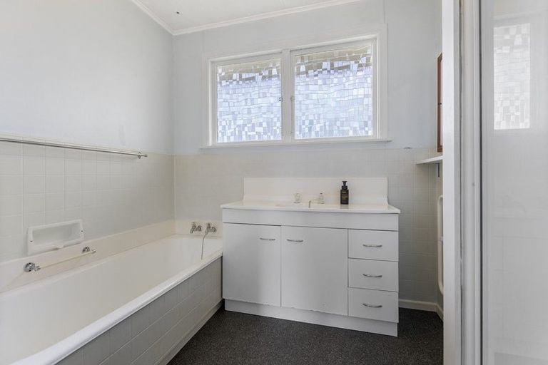 Photo of property in 7 Severn Place, Spotswood, New Plymouth, 4310
