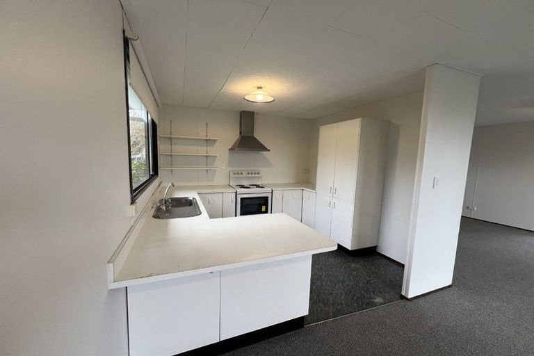 Photo of property in 2/25 Devonshire Road, Unsworth Heights, Auckland, 0632