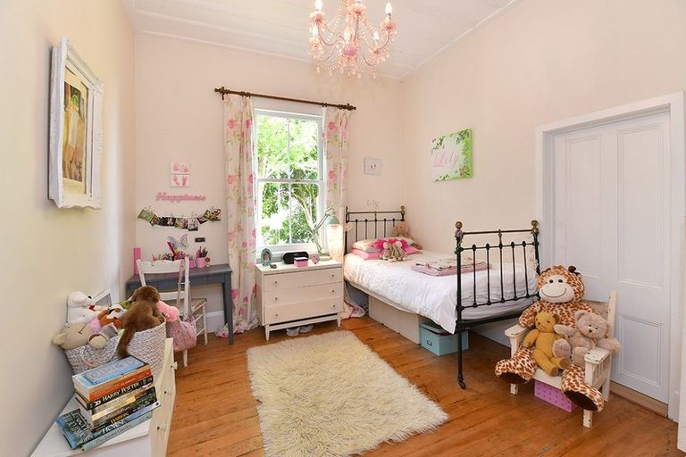 Photo of property in 27 Kowhai Street, Helensville, 0800