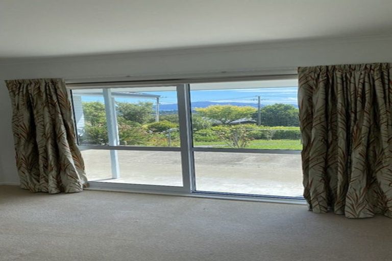 Photo of property in 9 Kotare Street, Waikanae, 5036