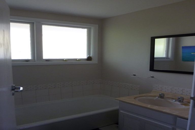 Photo of property in 174 Grahams Road, Burnside, Christchurch, 8053